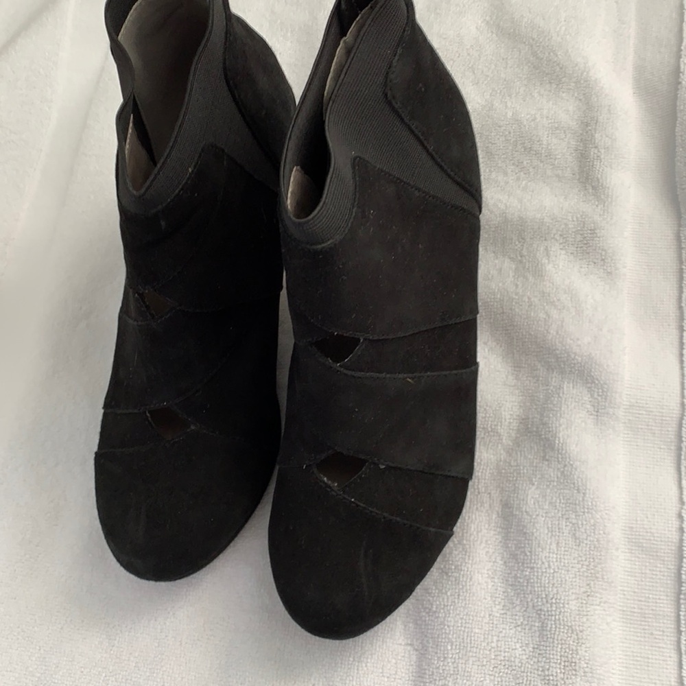 Jambu suede booties. NWT